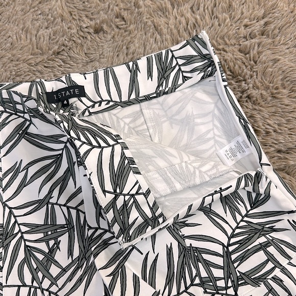 1. State High-Waist Shorts - Picture 9 of 10